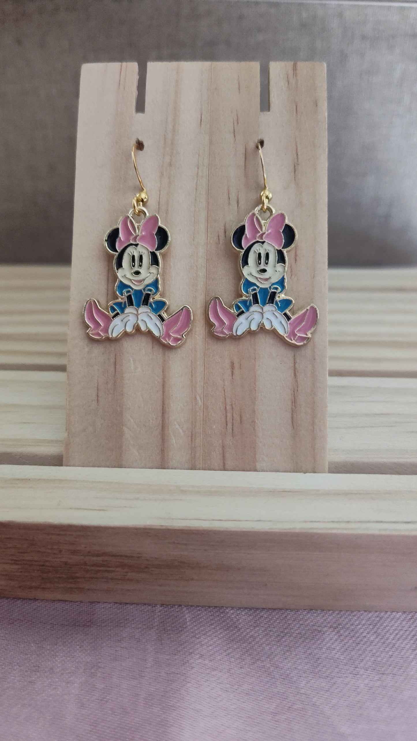 Minnie Mouse Earrings- CLEARANCE- Discontinued item